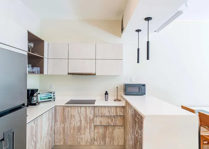 Stylish Sexy 1 Bd W/ Private Pool & Rooftop Pool *